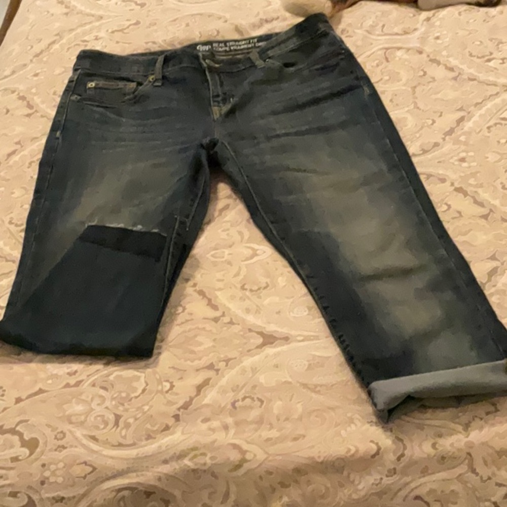 Gap crop jeans with distressed bottom